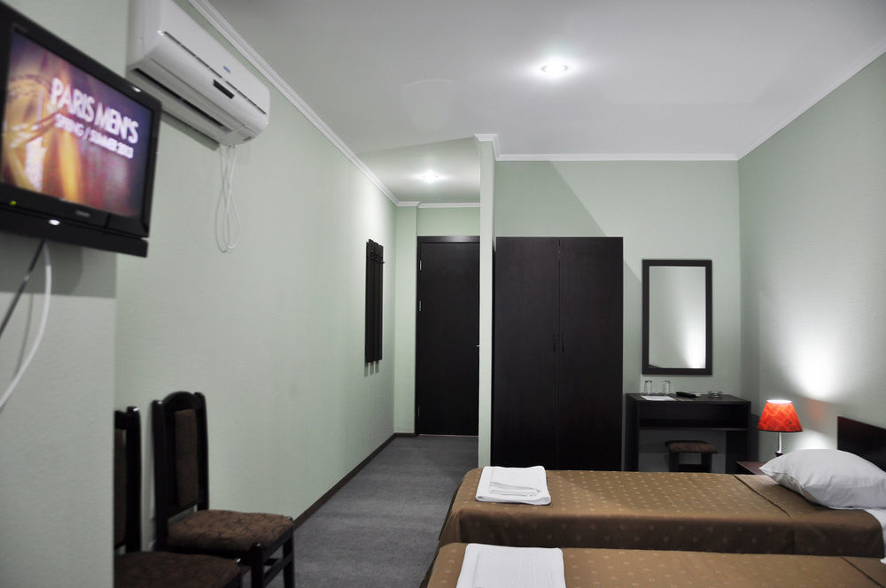 Hotel Shine Palace 트빌리시 외부 사진