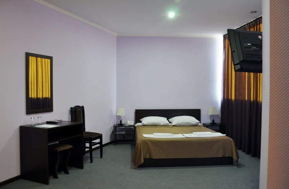 Hotel Shine Palace 트빌리시 외부 사진