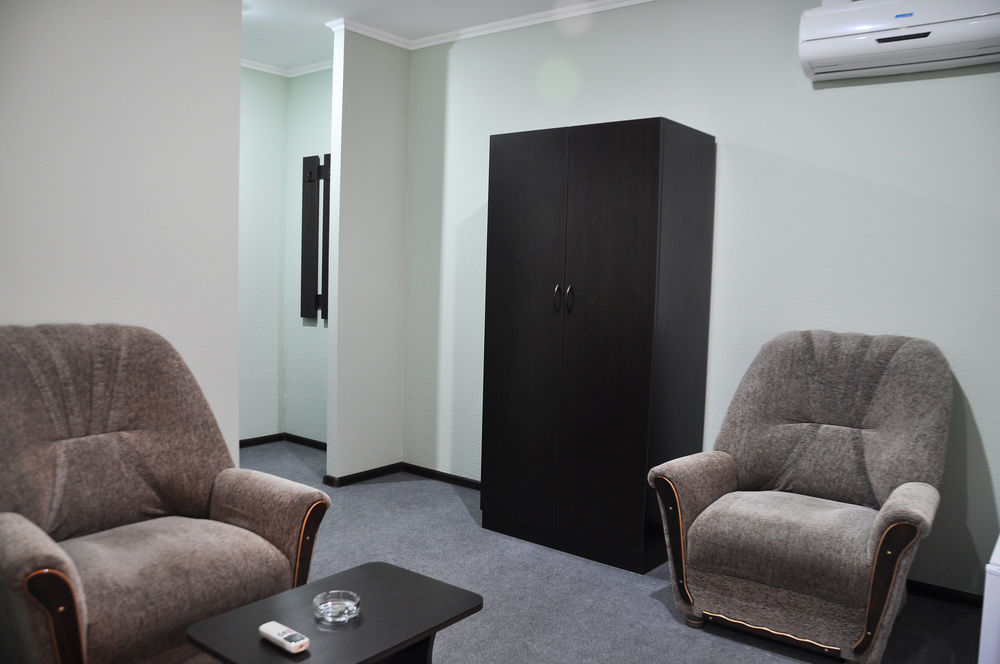 Hotel Shine Palace 트빌리시 외부 사진